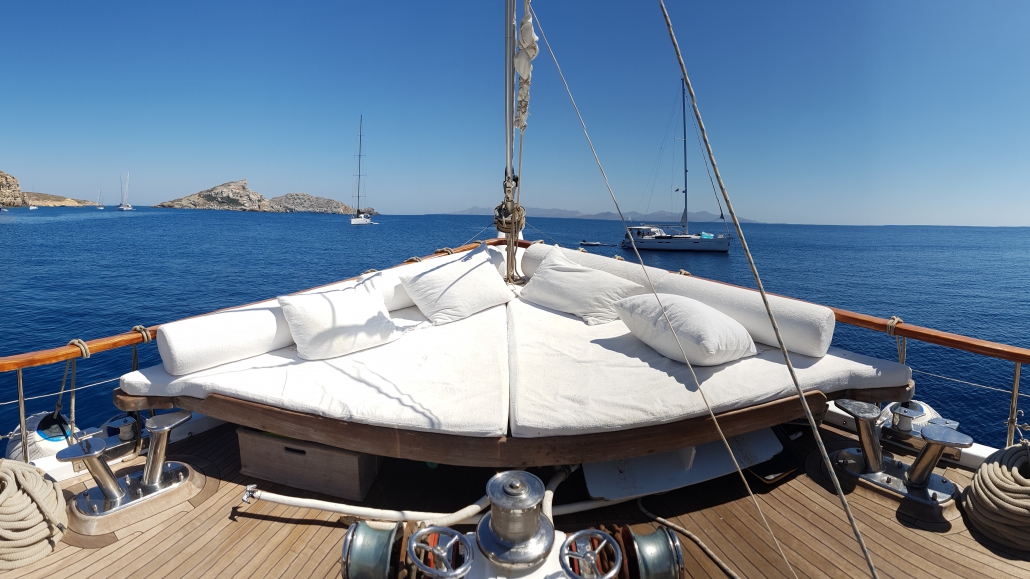 M/S White Pearl foredeck with mattresses