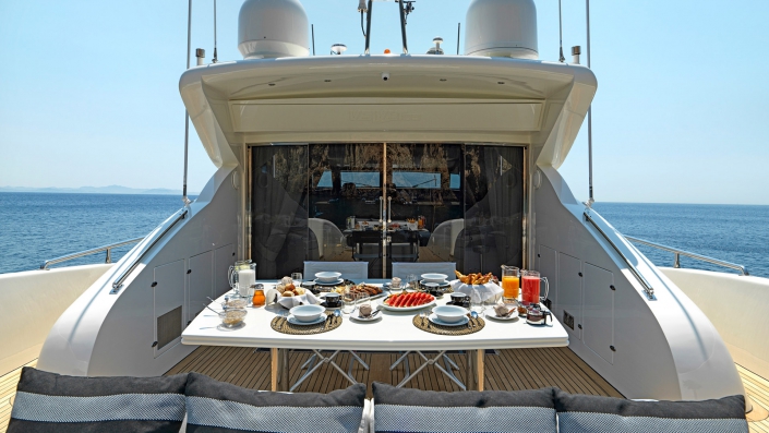 M/Y Ruby afterdeck with table